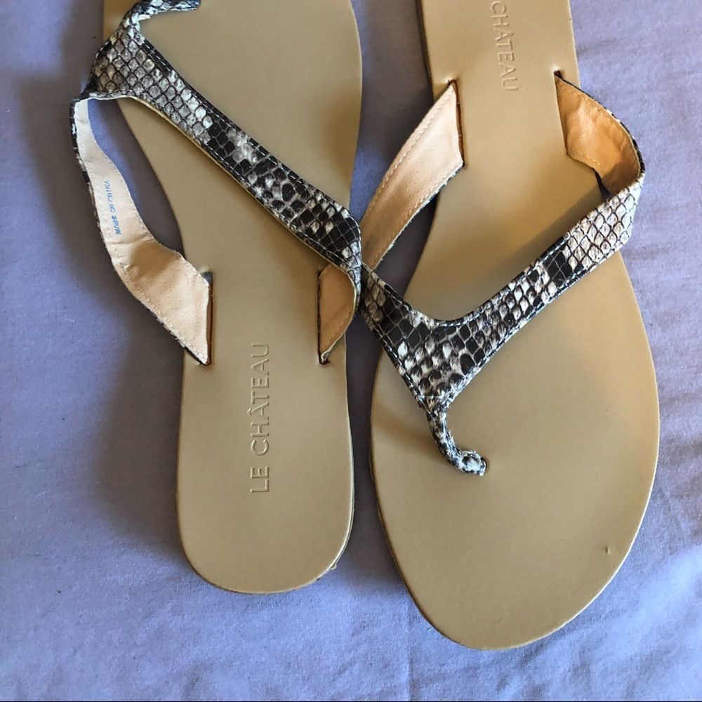 La Château flip flops new size 7
